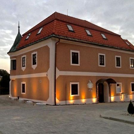 Kastiel Ottlyk Hotel Bánovce nad Bebravou Esterno foto